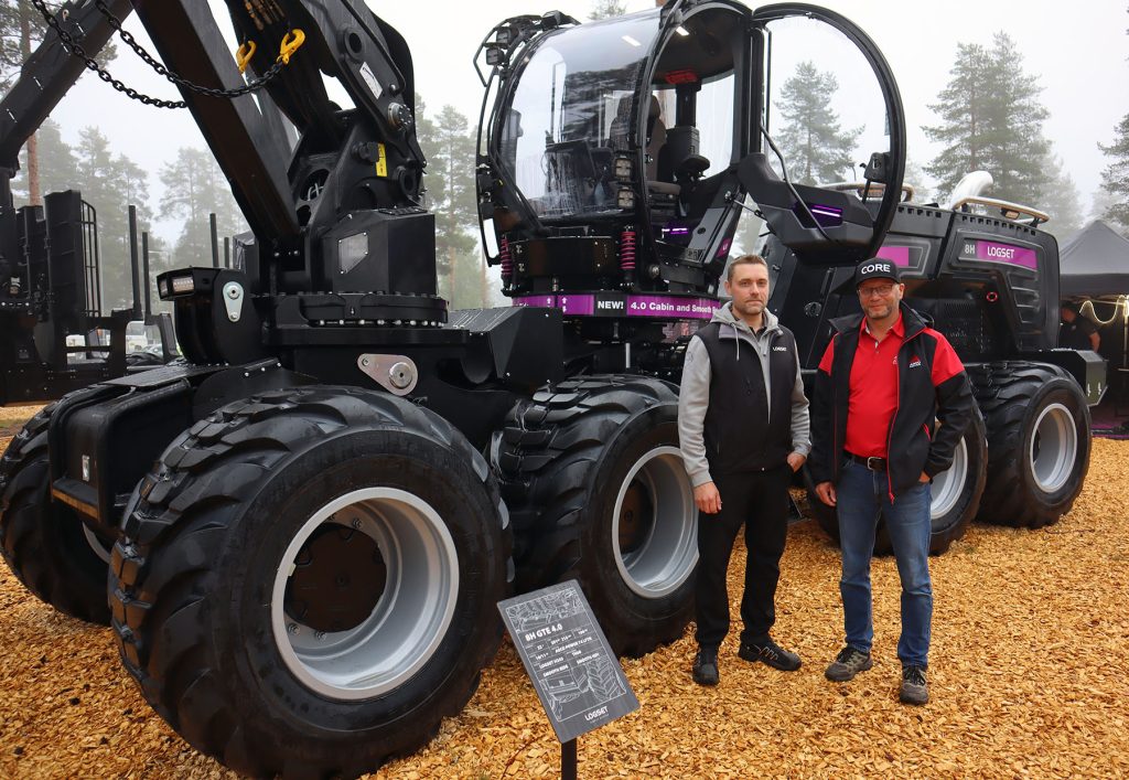 Juha Tervala and Andreas Eurs, Product Manager at long-standing partner Logset, are pictured presenting Logset’s new 8H GTE 4.0 Hybrid harvester, powered by an AGCO Power engine.